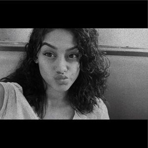 Meet your Posher, Selena